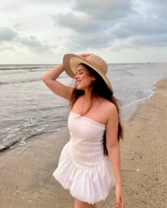 Simran Dhanwani 